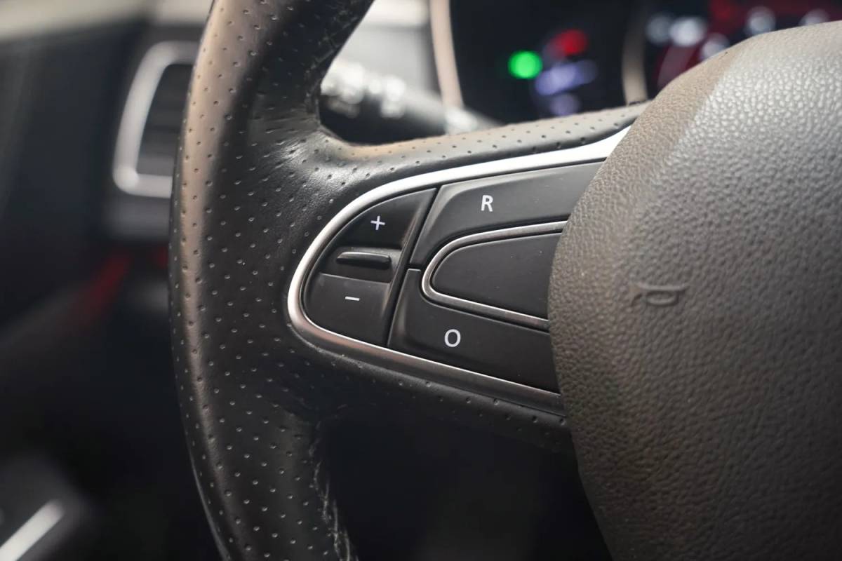 Renault Talisman Renault Talisman 1.6 TCe 200pk Initiale Paris Aut.[ Panorama Leder Head-up ]