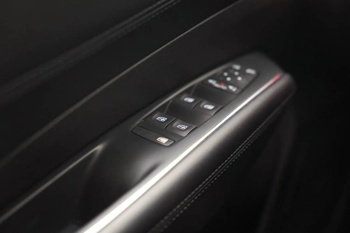 Renault Talisman Renault Talisman 1.6 TCe 200pk Initiale Paris Aut.[ Panorama Leder Head-up ]