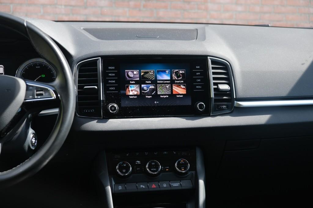 Škoda Karoq Skoda Karoq 1.5 TSi ACT 150pk DSG Style Business | Navi | App Connect | Climate | Adaptive Cruise | Keyless | Winter Pakket | Trekhaak
