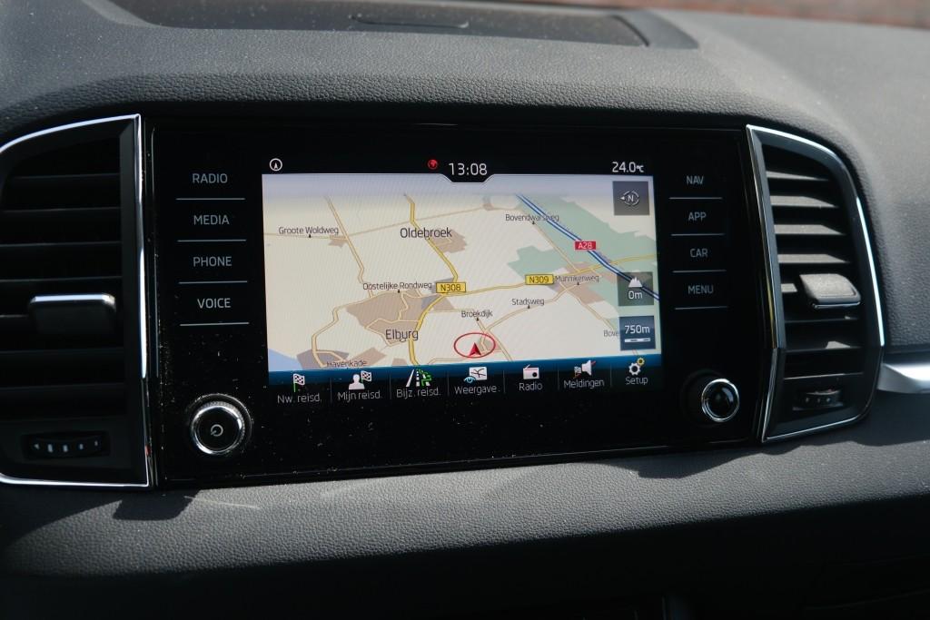 Škoda Karoq Skoda Karoq 1.5 TSi ACT 150pk DSG Style Business | Navi | App Connect | Climate | Adaptive Cruise | Keyless | Winter Pakket | Trekhaak