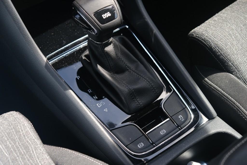 Škoda Karoq Skoda Karoq 1.5 TSi ACT 150pk DSG Style Business | Navi | App Connect | Climate | Adaptive Cruise | Keyless | Winter Pakket | Trekhaak