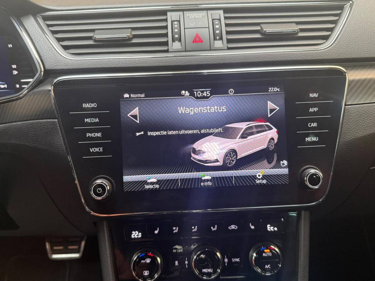 Škoda Superb Skoda Superb Combi 1.4 TSI iV Sportline Business Automaat | Achteruitrijcamera | Cruise & climate control | Extra getint glas | LED verlichting | Standkachel | Stoelverwarming | Parkeersensoren voor en achter
