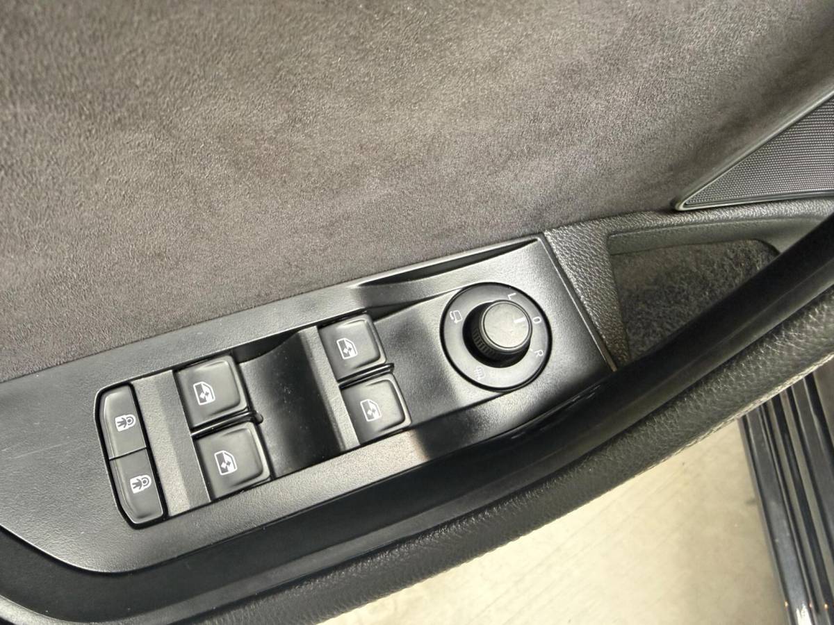 Škoda Superb Skoda Superb Combi 1.4 TSI iV Sportline Business Automaat | Achteruitrijcamera | Cruise & climate control | Extra getint glas | LED verlichting | Standkachel | Stoelverwarming | Parkeersensoren voor en achter