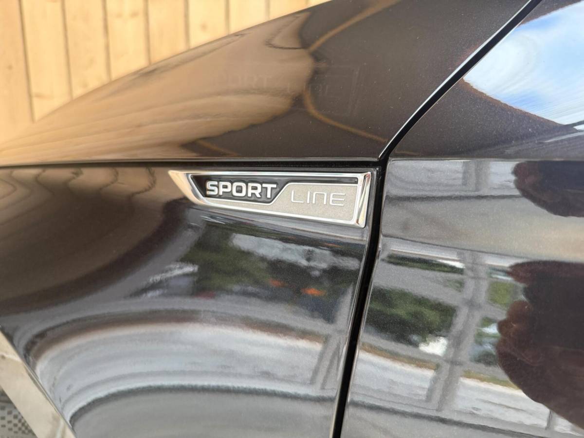 Škoda Superb Skoda Superb Combi 1.4 TSI iV Sportline Business Automaat | Achteruitrijcamera | Cruise & climate control | Extra getint glas | LED verlichting | Standkachel | Stoelverwarming | Parkeersensoren voor en achter