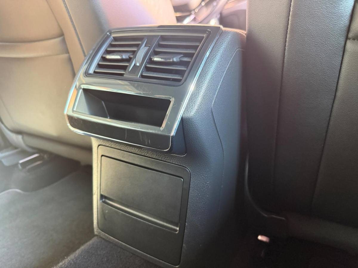 Škoda Superb Skoda Superb Combi 1.4 TSI iV Sportline Business Automaat | Achteruitrijcamera | Cruise & climate control | Extra getint glas | LED verlichting | Standkachel | Stoelverwarming | Parkeersensoren voor en achter