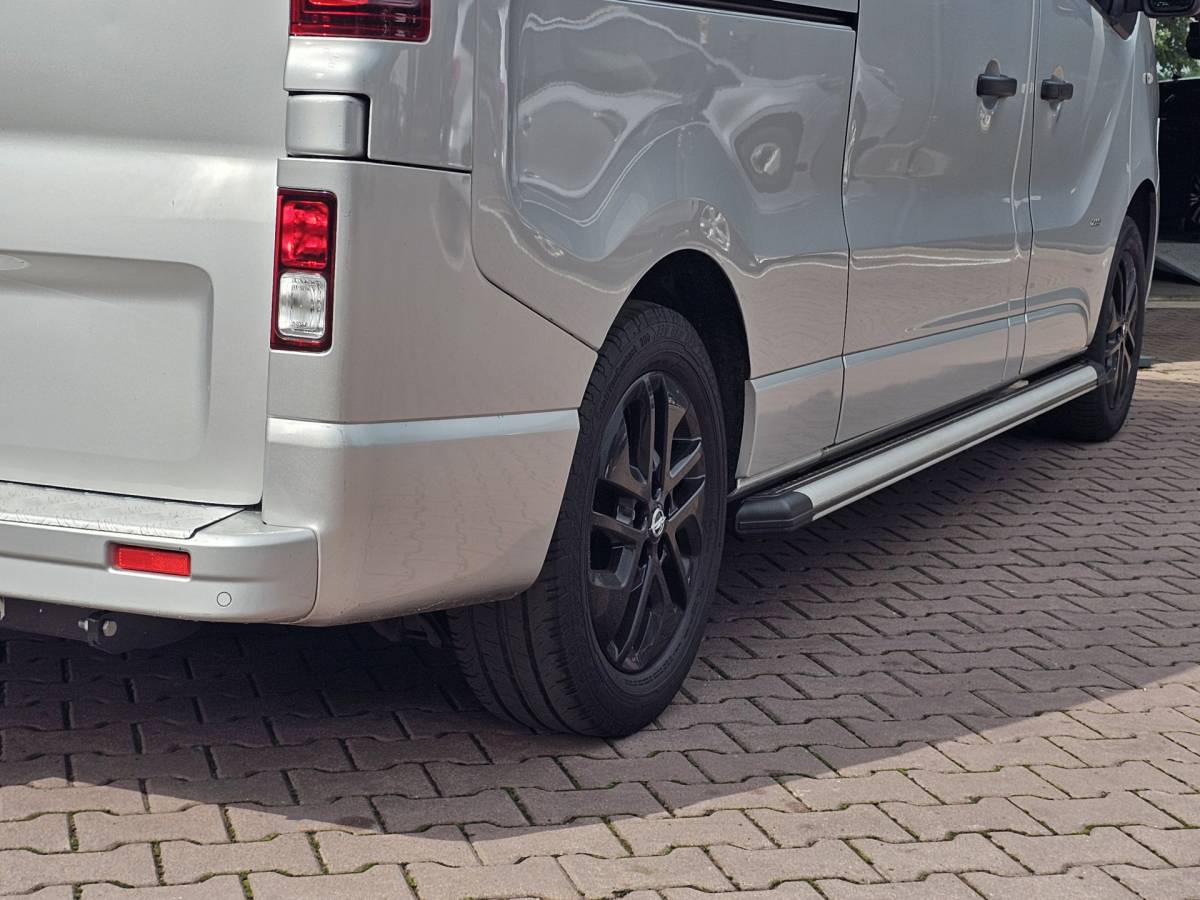 Opel Vivaro Opel Vivaro 1.6 CDTI L2H1 DC Sport EcoFlex Innovation | Schuifdeur links | Leder | Navi | Trekhaak | Sidebars | Camera | Stoelverwarming |