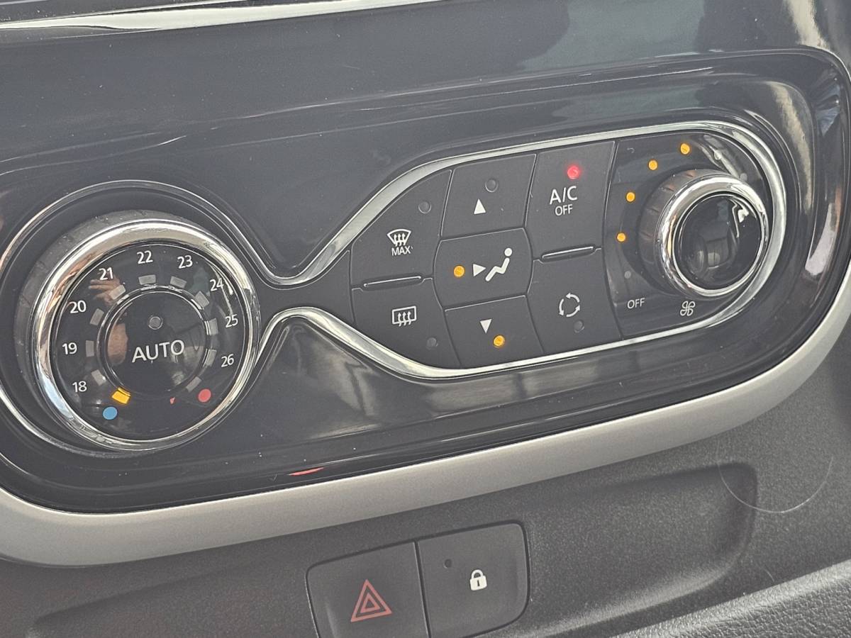 Opel Vivaro Opel Vivaro 1.6 CDTI L2H1 DC Sport EcoFlex Innovation | Schuifdeur links | Leder | Navi | Trekhaak | Sidebars | Camera | Stoelverwarming |