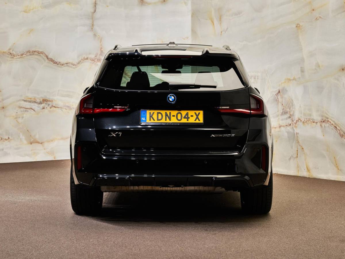 BMW X1 BMW X1 xDrive30e M Sport Pro , NL-auto, pano, tr.haak, H/K, 19″, keyless, privacy