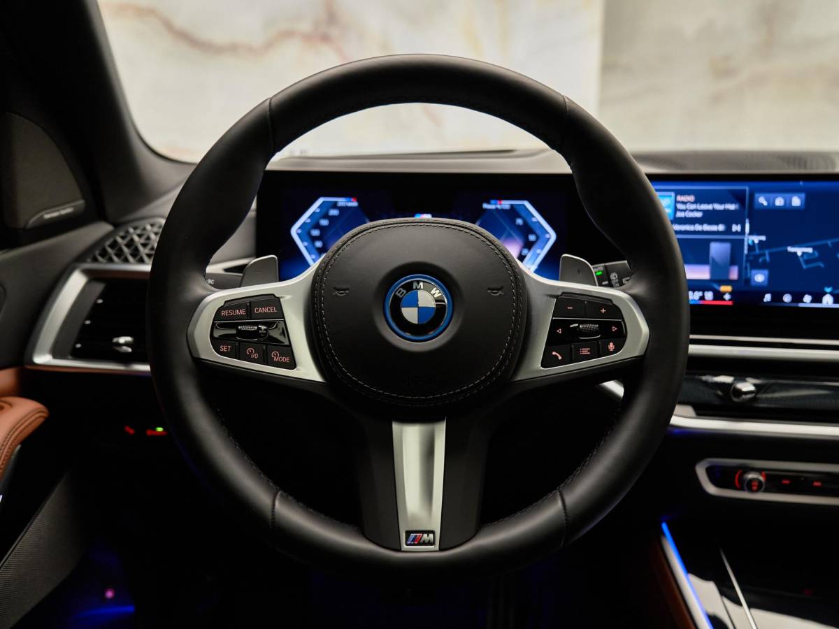 BMW X5 BMW X5 xDrive50e M Sport Pro , NL-auto, Sonderlackierung, pano, 4W-best., H/K, Luchtv., Merino, memory, 22″, HUD, tr.haak, privacy