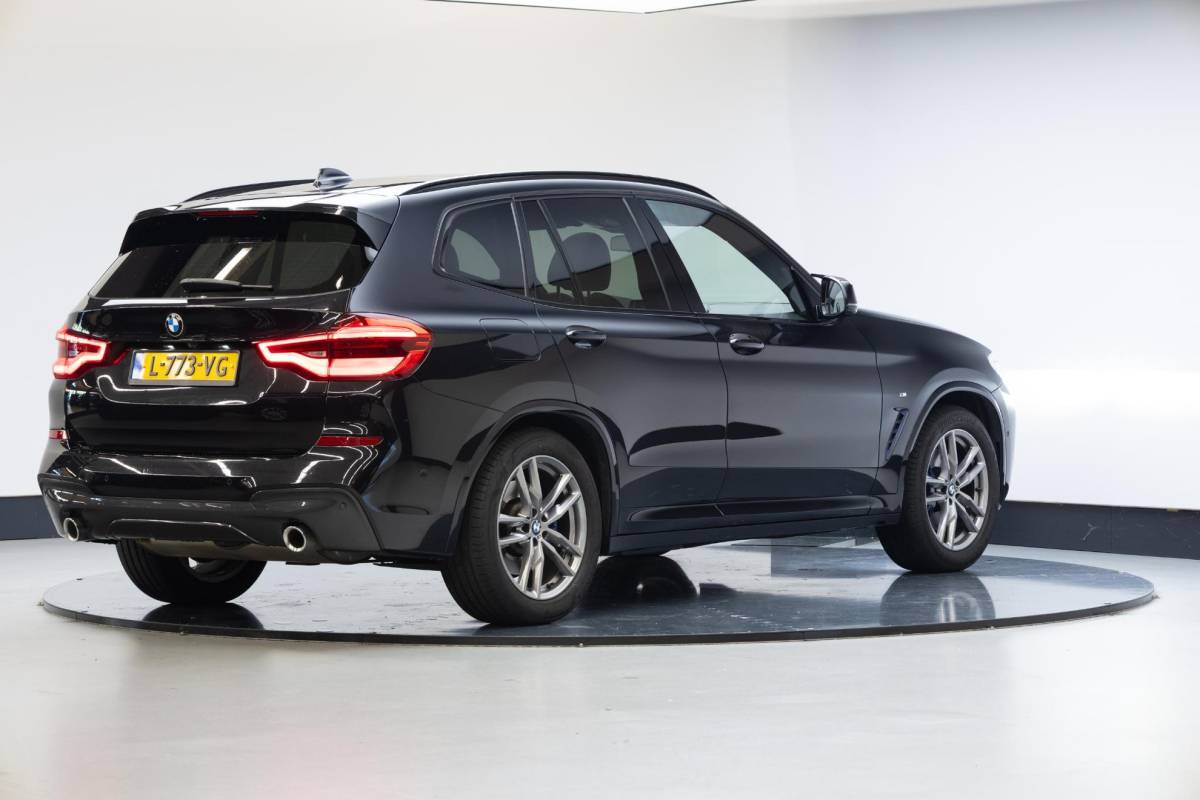 BMW X3 BMW X3 xDrive30i High Executive Edition | Panoramadak | M-Sport | Comfort-Access | HUD |