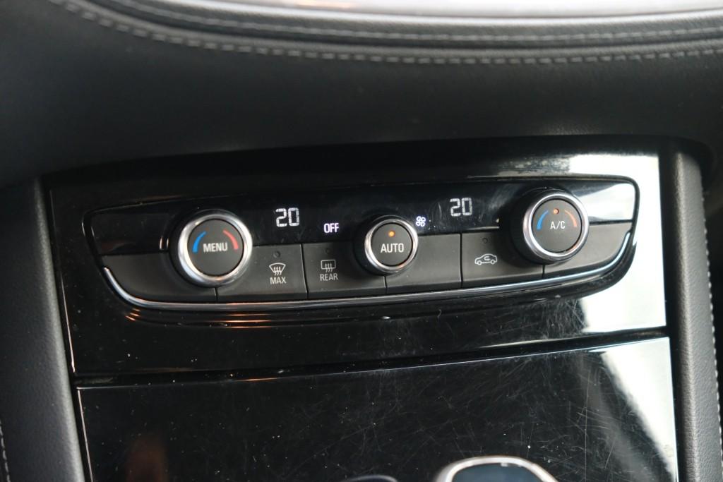 Opel Grandland X Opel Grandland X 1.2 Turbo 130pk Aut. 120 Jaar Edition | Navi | App Connect | Climate | Cruise | PDC | Trekhaak