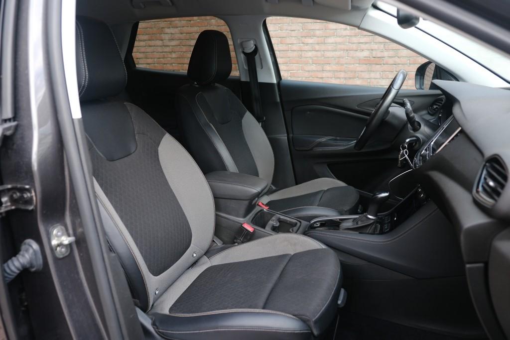 Opel Grandland X Opel Grandland X 1.2 Turbo 130pk Aut. 120 Jaar Edition | Navi | App Connect | Climate | Cruise | PDC | Trekhaak