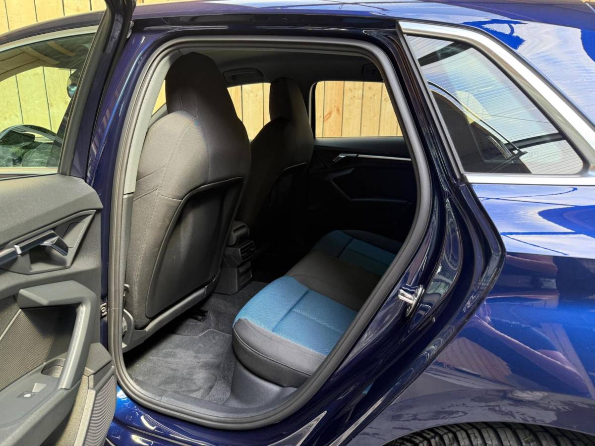 Audi A3 Audi A3 Sportback 30 TFSI Advanced edition Automaat | Sportstoelen | LED verlichting | Climate & cruise control | Apple CarPlay/Android Auto | Navigatiesysteem | DAB ontvangst | Parkeersensoren achter