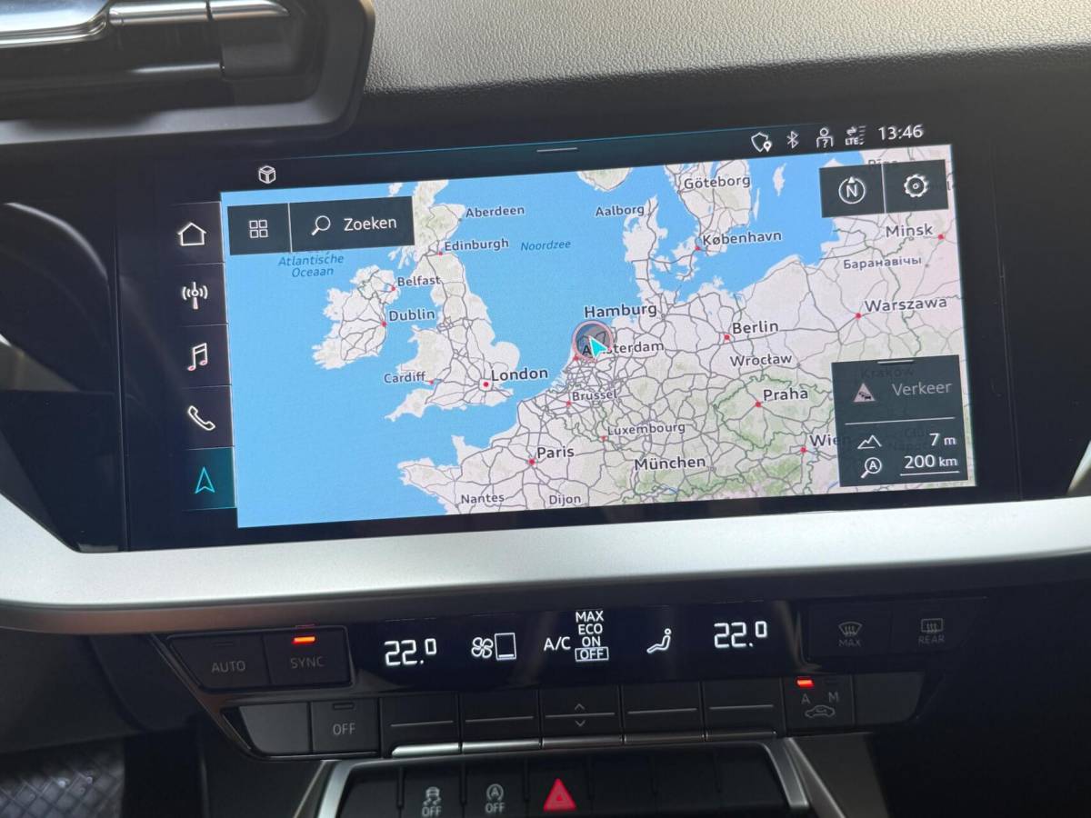 Audi A3 Audi A3 Sportback 30 TFSI Advanced edition Automaat | Sportstoelen | LED verlichting | Climate & cruise control | Apple CarPlay/Android Auto | Navigatiesysteem | DAB ontvangst | Parkeersensoren achter