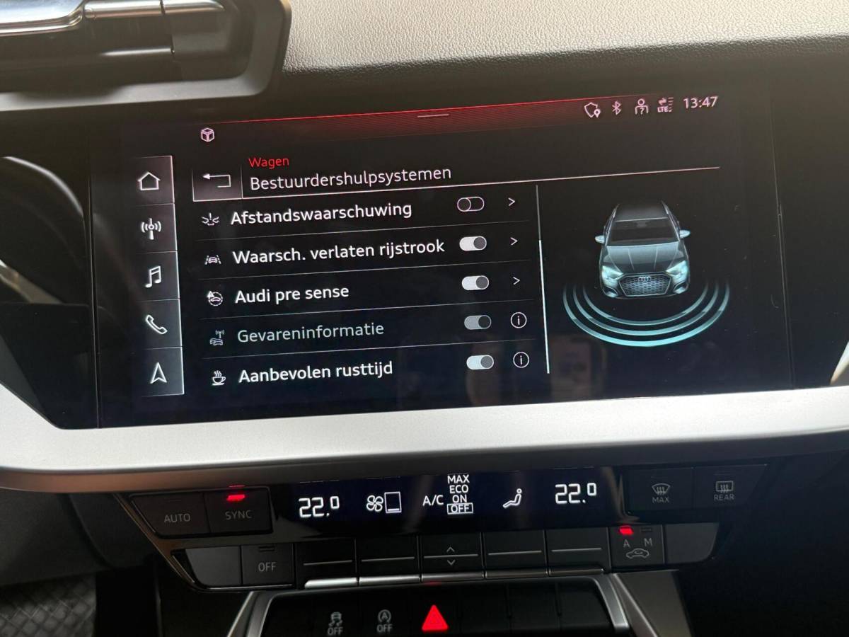 Audi A3 Audi A3 Sportback 30 TFSI Advanced edition Automaat | Sportstoelen | LED verlichting | Climate & cruise control | Apple CarPlay/Android Auto | Navigatiesysteem | DAB ontvangst | Parkeersensoren achter