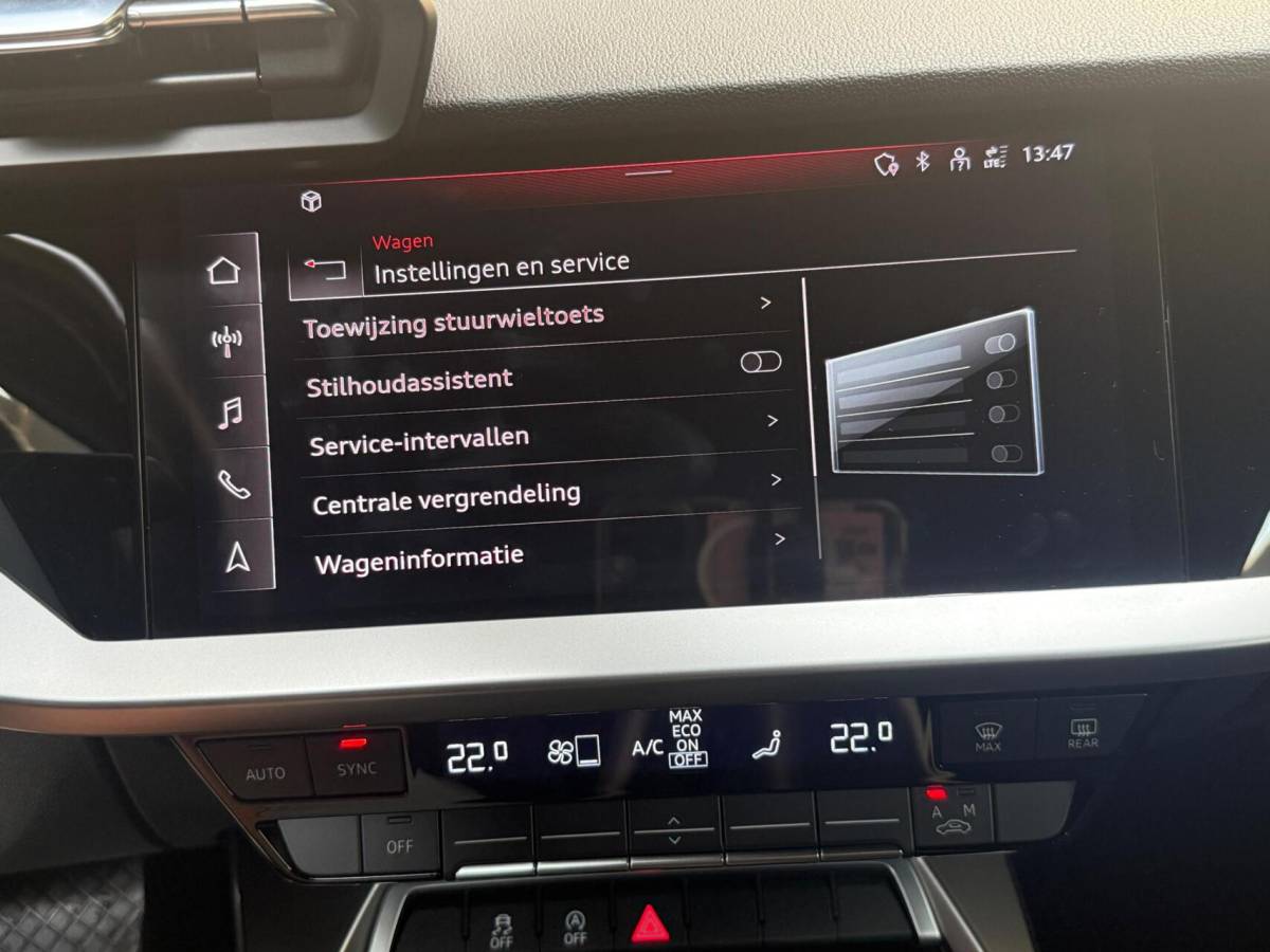 Audi A3 Audi A3 Sportback 30 TFSI Advanced edition Automaat | Sportstoelen | LED verlichting | Climate & cruise control | Apple CarPlay/Android Auto | Navigatiesysteem | DAB ontvangst | Parkeersensoren achter