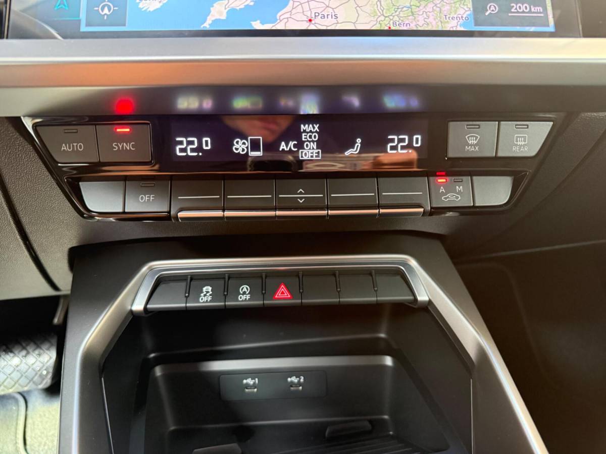 Audi A3 Audi A3 Sportback 30 TFSI Advanced edition Automaat | Sportstoelen | LED verlichting | Climate & cruise control | Apple CarPlay/Android Auto | Navigatiesysteem | DAB ontvangst | Parkeersensoren achter