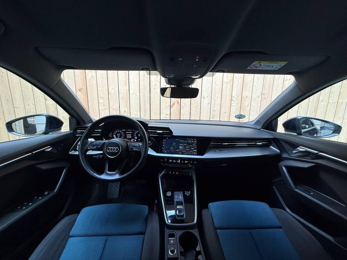 Audi A3 Audi A3 Sportback 30 TFSI Advanced edition Automaat | Sportstoelen | LED verlichting | Climate & cruise control | Apple CarPlay/Android Auto | Navigatiesysteem | DAB ontvangst | Parkeersensoren achter