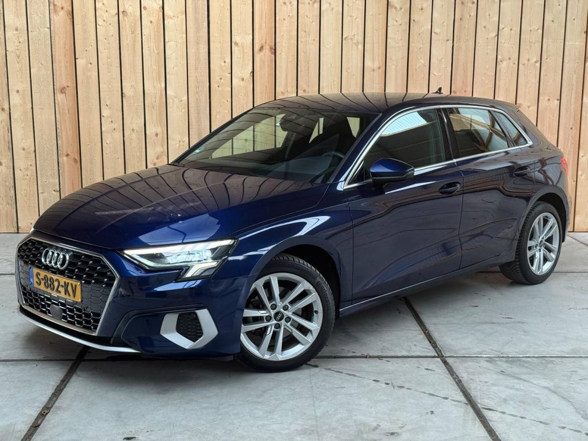 Audi A3 Audi A3 Sportback 30 TFSI Advanced edition Automaat | Sportstoelen | LED verlichting | Climate & cruise control | Apple CarPlay/Android Auto | Navigatiesysteem | DAB ontvangst | Parkeersensoren achter