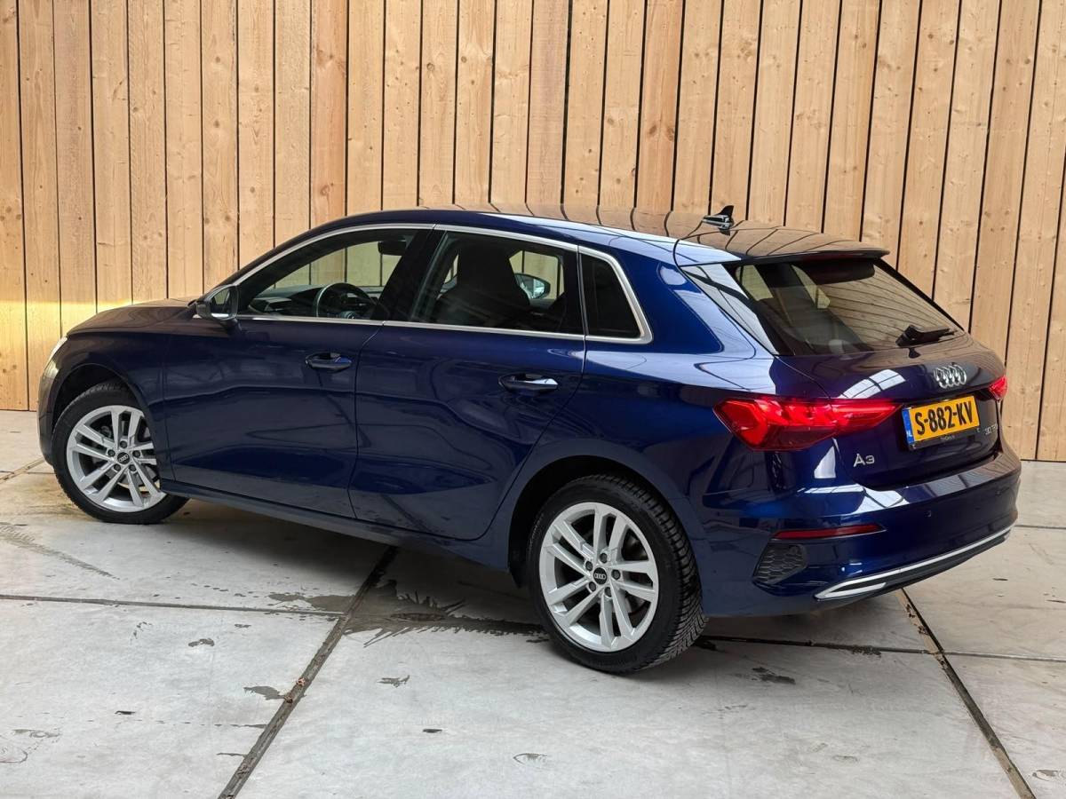 Audi A3 Audi A3 Sportback 30 TFSI Advanced edition Automaat | Sportstoelen | LED verlichting | Climate & cruise control | Apple CarPlay/Android Auto | Navigatiesysteem | DAB ontvangst | Parkeersensoren achter