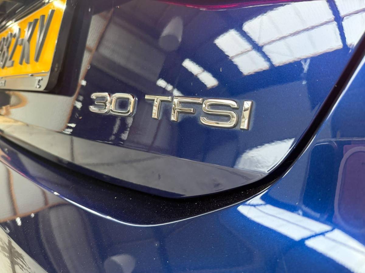 Audi A3 Audi A3 Sportback 30 TFSI Advanced edition Automaat | Sportstoelen | LED verlichting | Climate & cruise control | Apple CarPlay/Android Auto | Navigatiesysteem | DAB ontvangst | Parkeersensoren achter