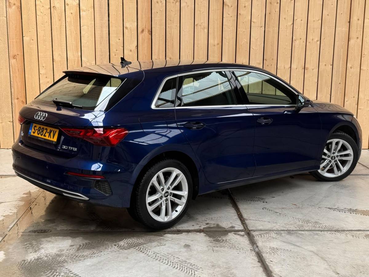 Audi A3 Audi A3 Sportback 30 TFSI Advanced edition Automaat | Sportstoelen | LED verlichting | Climate & cruise control | Apple CarPlay/Android Auto | Navigatiesysteem | DAB ontvangst | Parkeersensoren achter