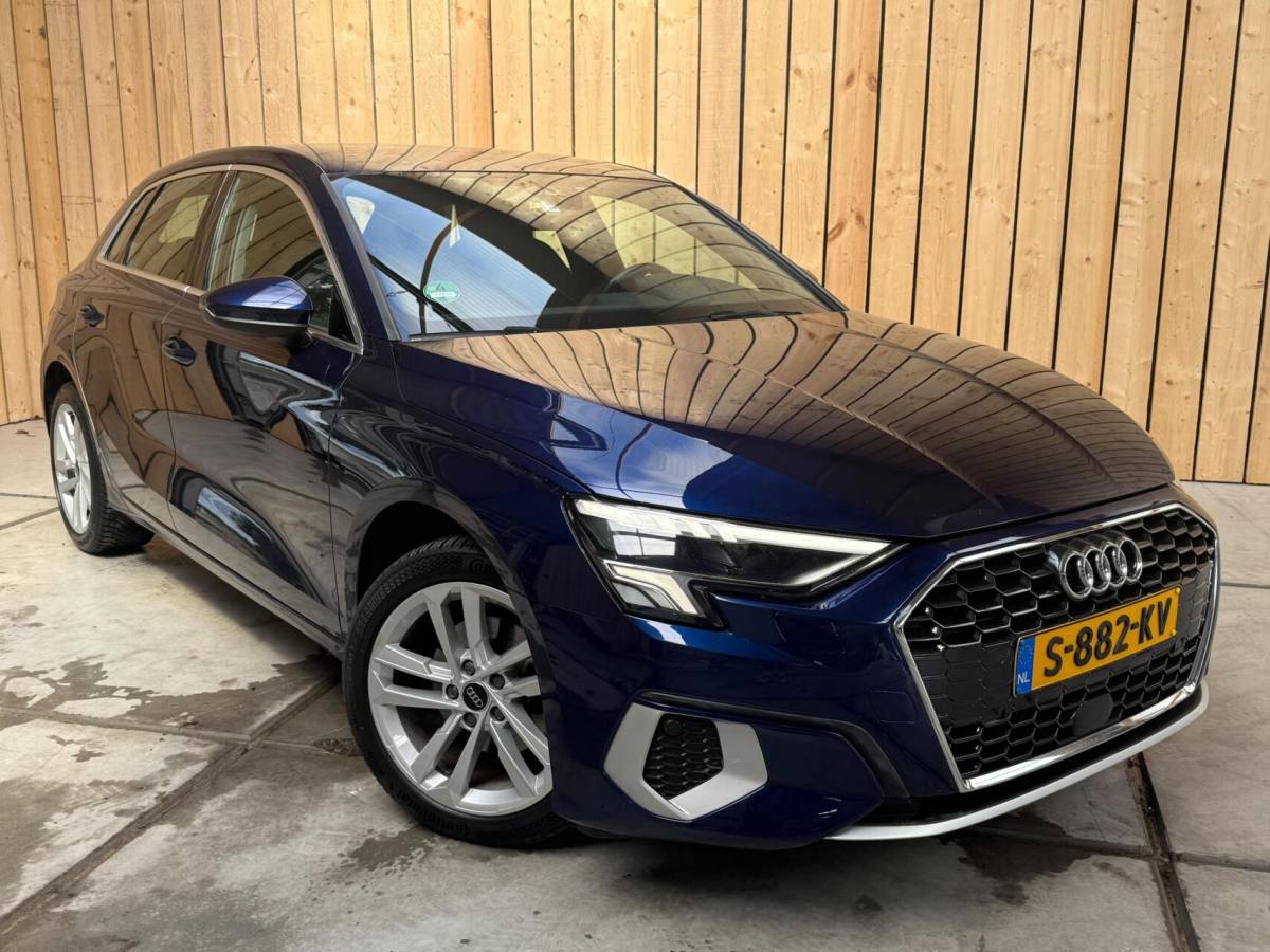Audi A3 Audi A3 Sportback 30 TFSI Advanced edition Automaat | Sportstoelen | LED verlichting | Climate & cruise control | Apple CarPlay/Android Auto | Navigatiesysteem | DAB ontvangst | Parkeersensoren achter