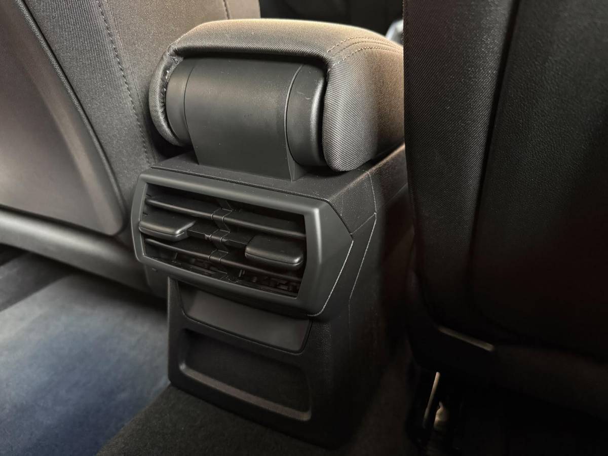 Audi A3 Audi A3 Sportback 30 TFSI Advanced edition Automaat | Sportstoelen | LED verlichting | Climate & cruise control | Apple CarPlay/Android Auto | Navigatiesysteem | DAB ontvangst | Parkeersensoren achter