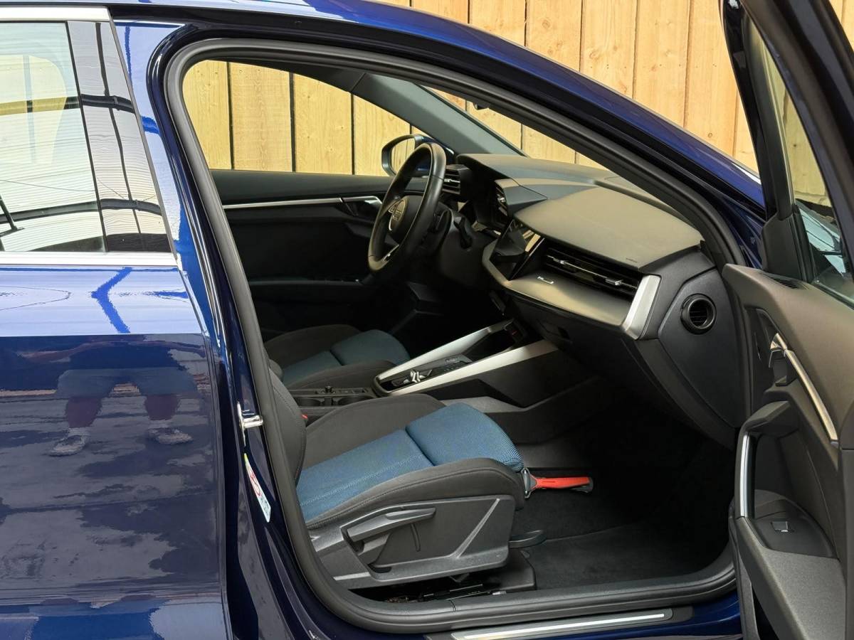 Audi A3 Audi A3 Sportback 30 TFSI Advanced edition Automaat | Sportstoelen | LED verlichting | Climate & cruise control | Apple CarPlay/Android Auto | Navigatiesysteem | DAB ontvangst | Parkeersensoren achter