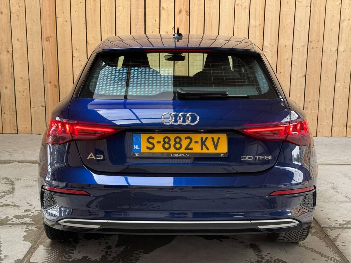 Audi A3 Audi A3 Sportback 30 TFSI Advanced edition Automaat | Sportstoelen | LED verlichting | Climate & cruise control | Apple CarPlay/Android Auto | Navigatiesysteem | DAB ontvangst | Parkeersensoren achter