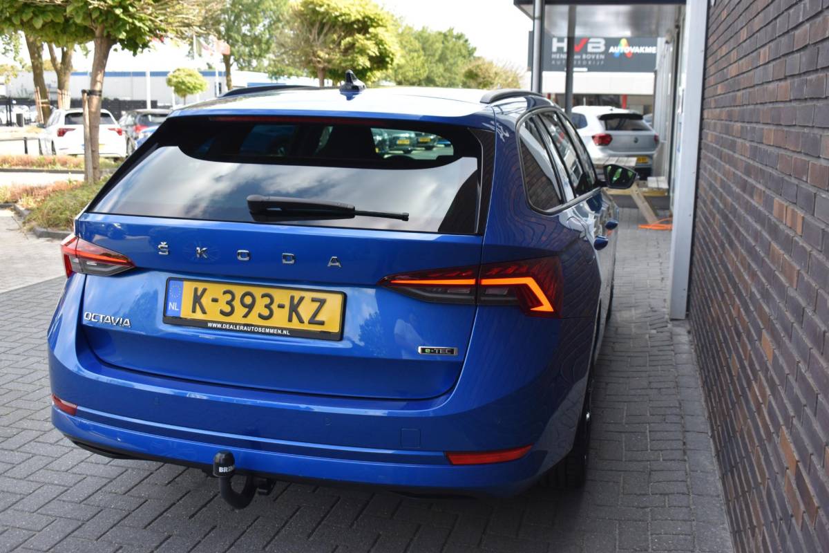 Škoda Octavia Skoda Octavia Combi 1.0 e-TSI Sport Business