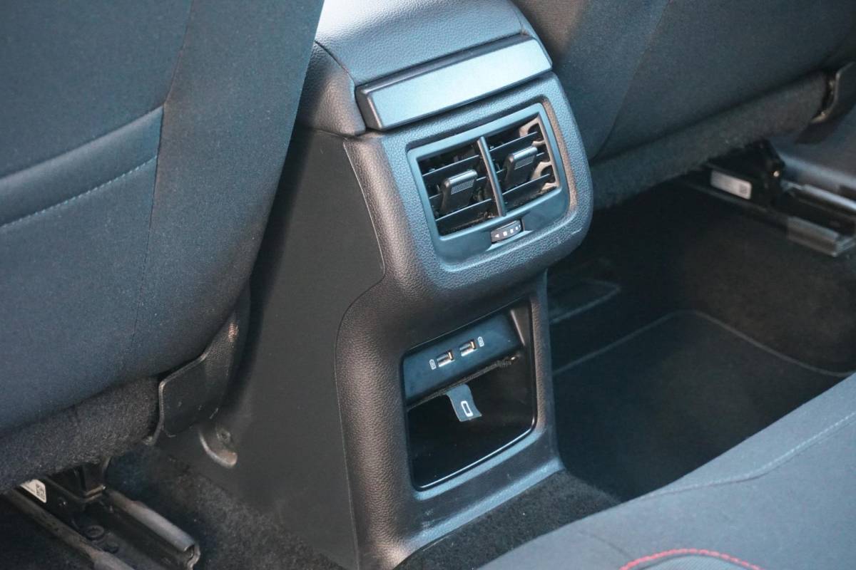 SEAT Ateca SEAT Ateca 1.5 TSI FR Business Intense + CAMERA / ALCANTARA / ELEK. KOFFERKLEP / ACC