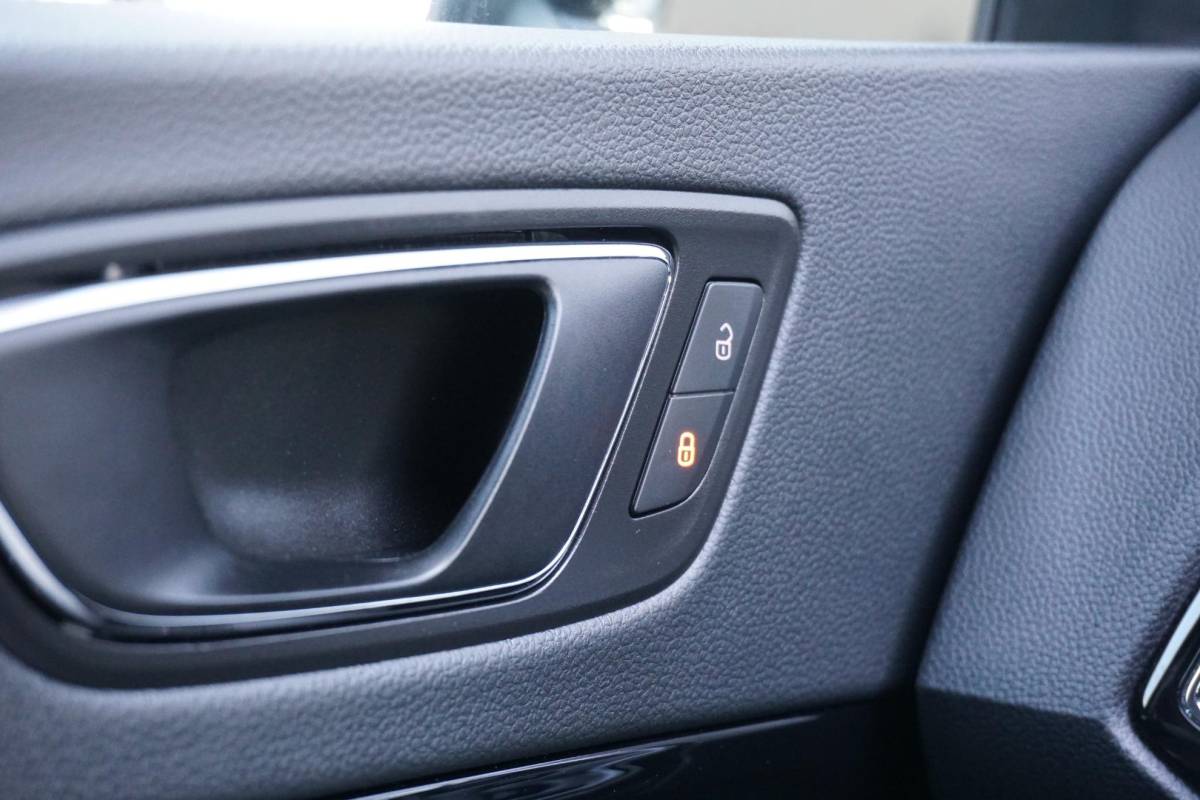 SEAT Ateca SEAT Ateca 1.5 TSI FR Business Intense + CAMERA / ALCANTARA / ELEK. KOFFERKLEP / ACC