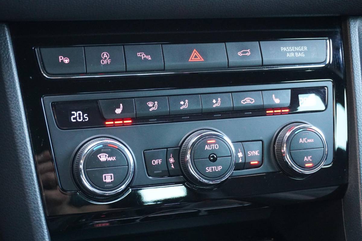 SEAT Ateca SEAT Ateca 1.5 TSI FR Business Intense + CAMERA / ALCANTARA / ELEK. KOFFERKLEP / ACC