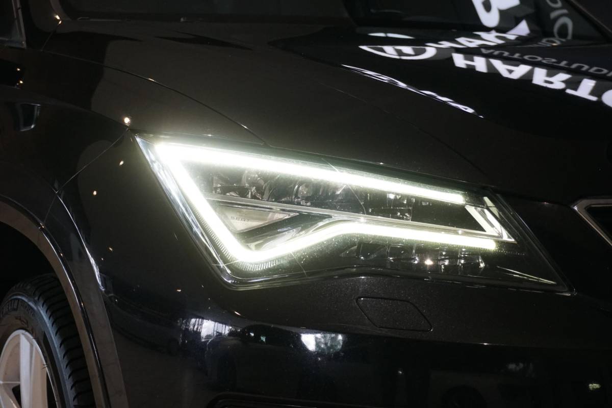 SEAT Ateca SEAT Ateca 1.5 TSI FR Business Intense + CAMERA / ALCANTARA / ELEK. KOFFERKLEP / ACC