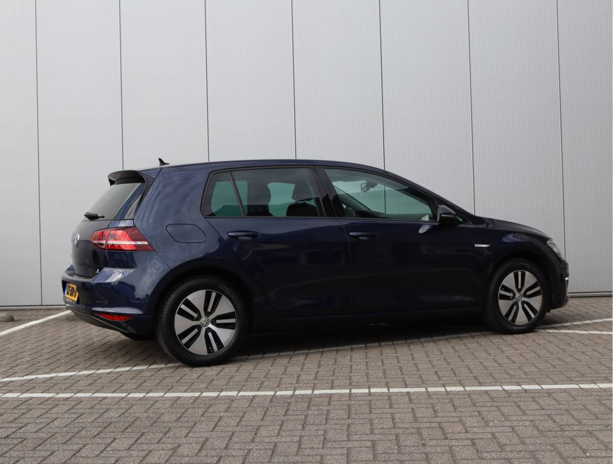 Volkswagen e-Golf Volkswagen e-Golf | SOH 83,4% | Leder | Camera | Keyless | Org. NL