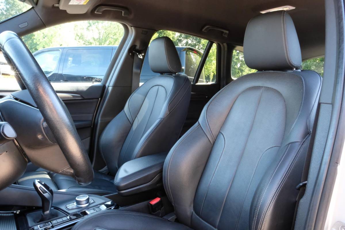BMW X1 BMW X1 sDrive18i High Executive Edition 140 PK | Afneembare Trekhaak | Dealeronderhouden | Lederen Bekleding | Stoelverwarming | Camera | Head-Up display | Elektrische Klep | LED |