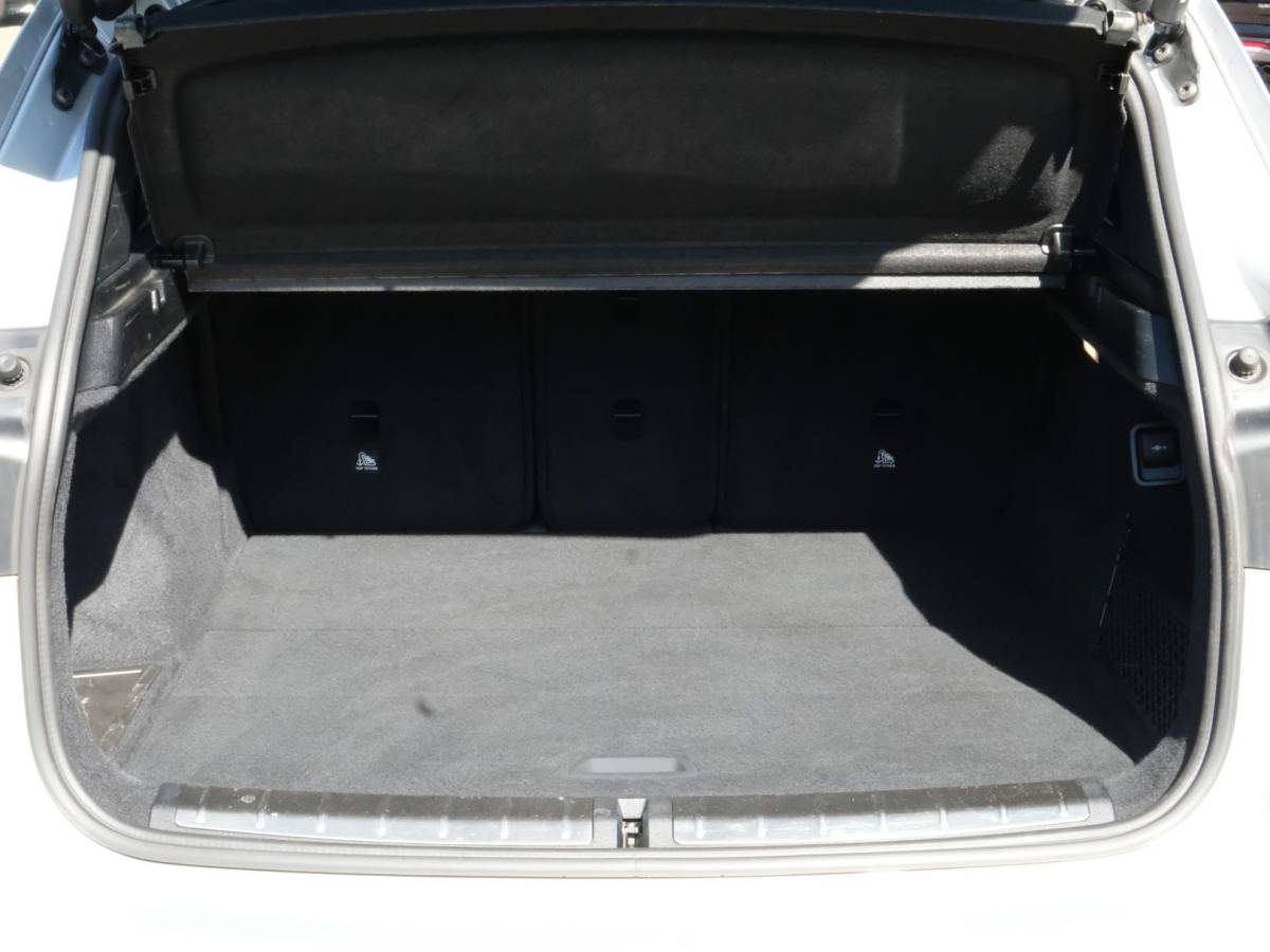 BMW X1 BMW X1 sDrive18i High Executive Edition 140 PK | Afneembare Trekhaak | Dealeronderhouden | Lederen Bekleding | Stoelverwarming | Camera | Head-Up display | Elektrische Klep | LED |