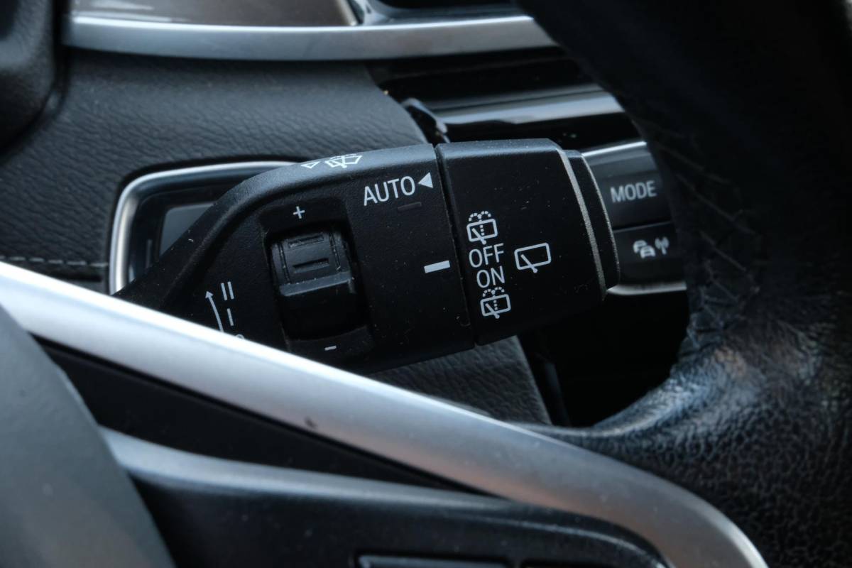 BMW X1 BMW X1 sDrive18i High Executive Edition 140 PK | Afneembare Trekhaak | Dealeronderhouden | Lederen Bekleding | Stoelverwarming | Camera | Head-Up display | Elektrische Klep | LED |