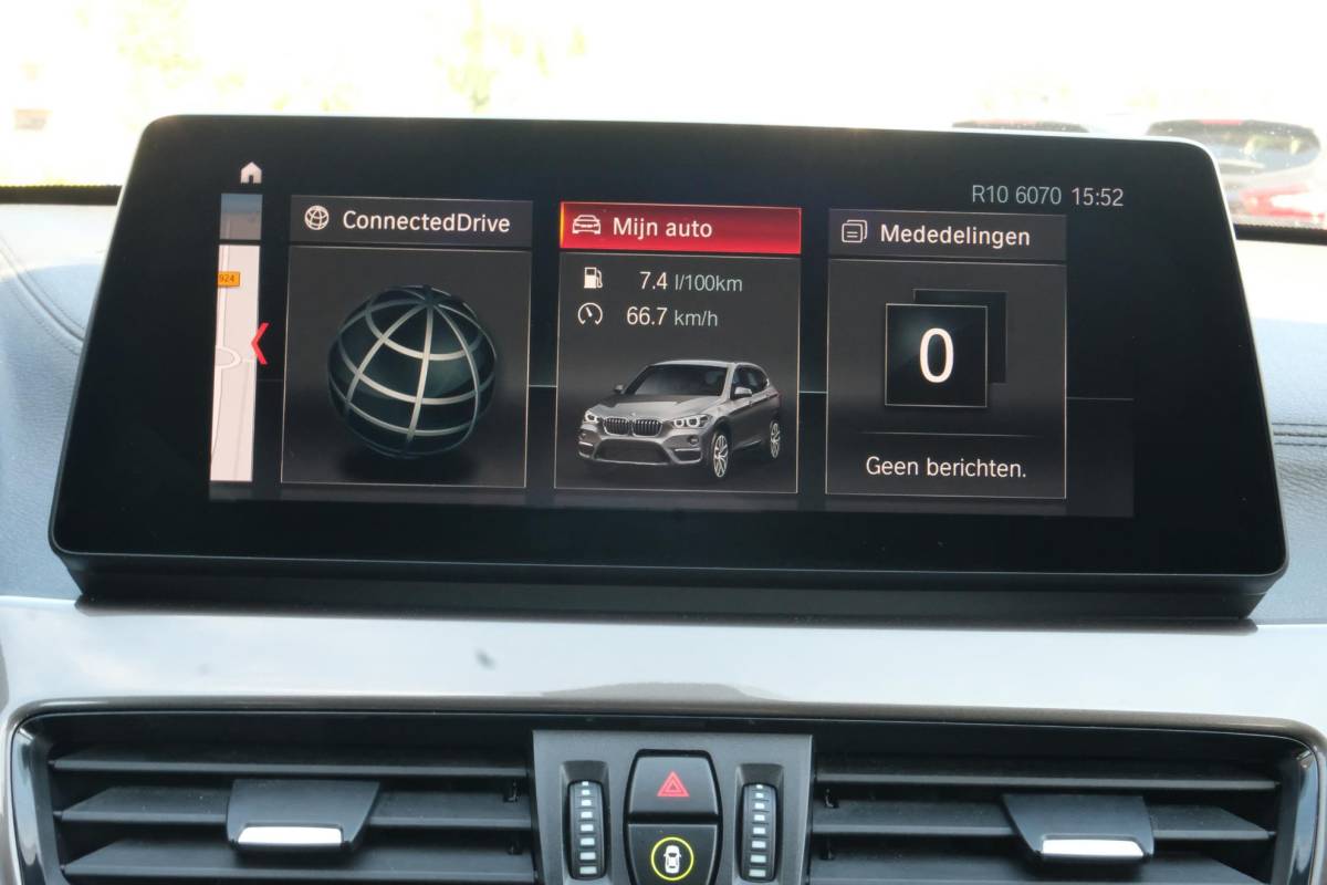 BMW X1 BMW X1 sDrive18i High Executive Edition 140 PK | Afneembare Trekhaak | Dealeronderhouden | Lederen Bekleding | Stoelverwarming | Camera | Head-Up display | Elektrische Klep | LED |