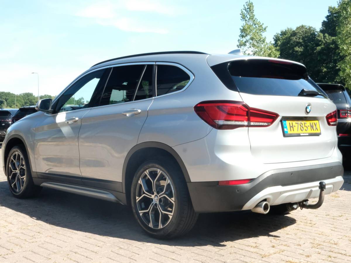 BMW X1 BMW X1 sDrive18i High Executive Edition 140 PK | Afneembare Trekhaak | Dealeronderhouden | Lederen Bekleding | Stoelverwarming | Camera | Head-Up display | Elektrische Klep | LED |