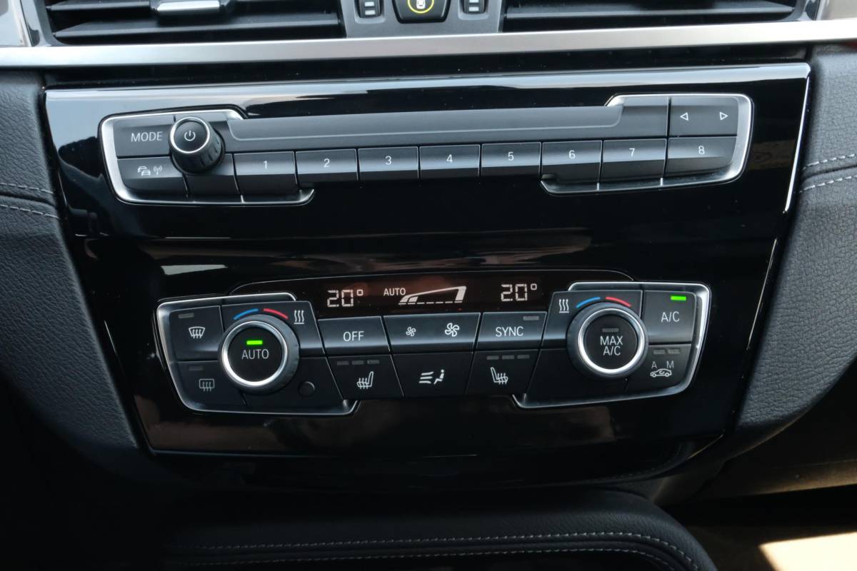 BMW X1 BMW X1 sDrive18i High Executive Edition 140 PK | Afneembare Trekhaak | Dealeronderhouden | Lederen Bekleding | Stoelverwarming | Camera | Head-Up display | Elektrische Klep | LED |