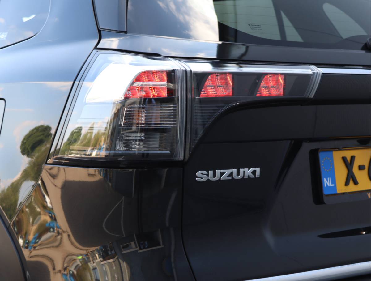 Suzuki S-Cross Suzuki S-Cross 1.4 Boosterjet Select Smart Hybrid | Trekhaak | Stoelverwarming