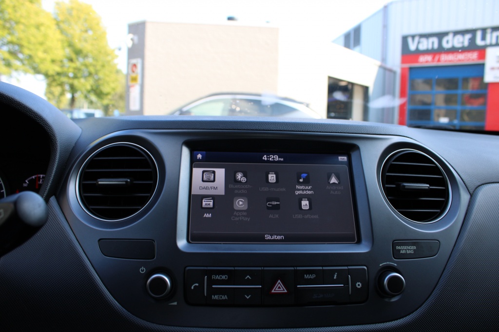 Hyundai i10 Hyundai i10 1.0i Comfort Navi/Cruise/Pdc/Bluet/Carplay “RIJKLAAR”