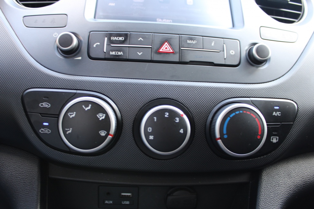 Hyundai i10 Hyundai i10 1.0i Comfort Navi/Cruise/Pdc/Bluet/Carplay “RIJKLAAR”