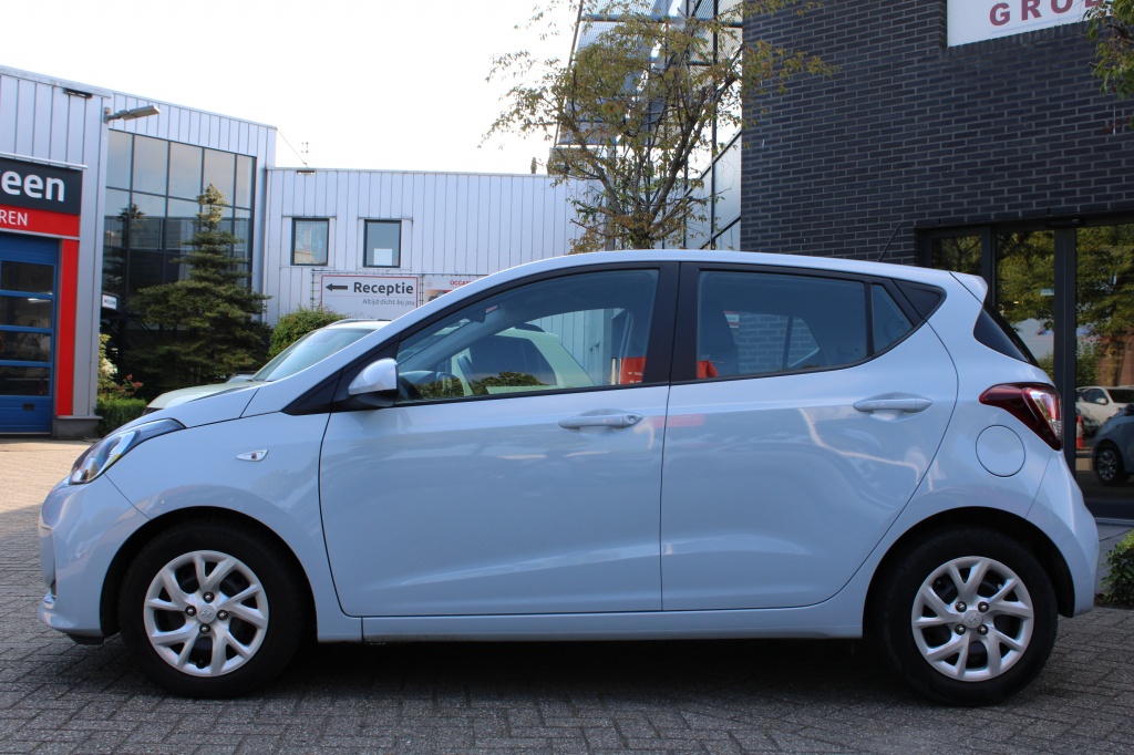Hyundai i10 Hyundai i10 1.0i Comfort Navi/Cruise/Pdc/Bluet/Carplay “RIJKLAAR”