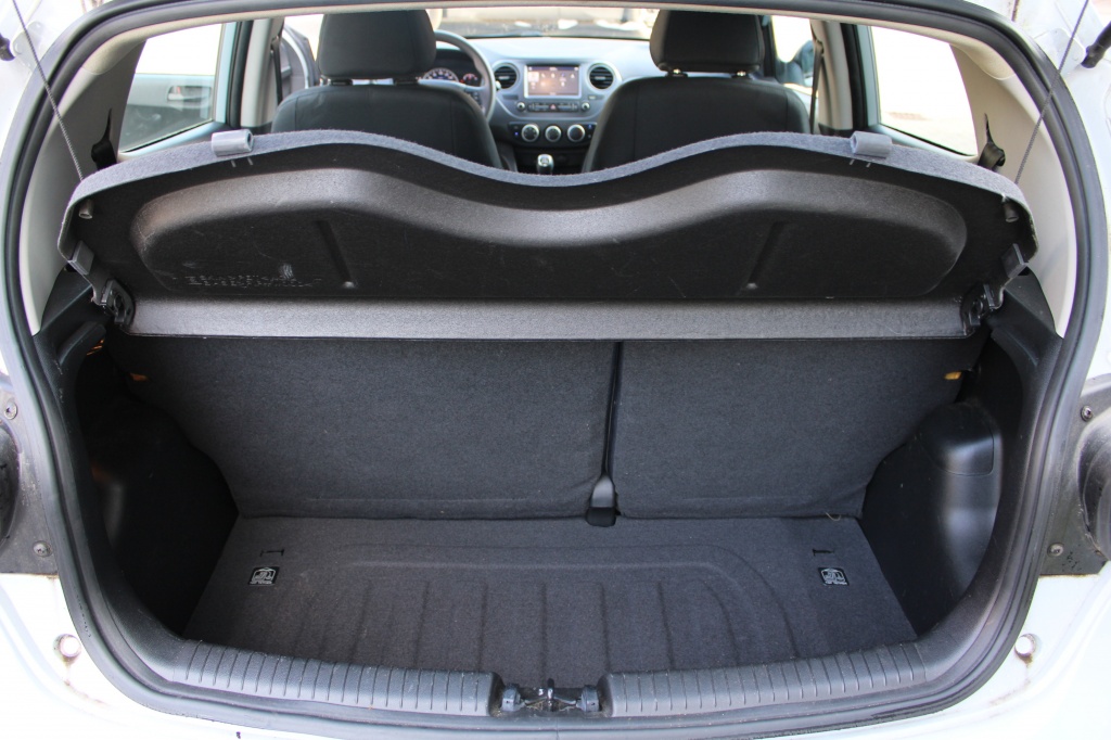 Hyundai i10 Hyundai i10 1.0i Comfort Navi/Cruise/Pdc/Bluet/Carplay “RIJKLAAR”
