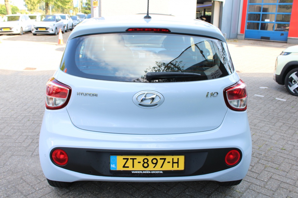Hyundai i10 Hyundai i10 1.0i Comfort Navi/Cruise/Pdc/Bluet/Carplay “RIJKLAAR”