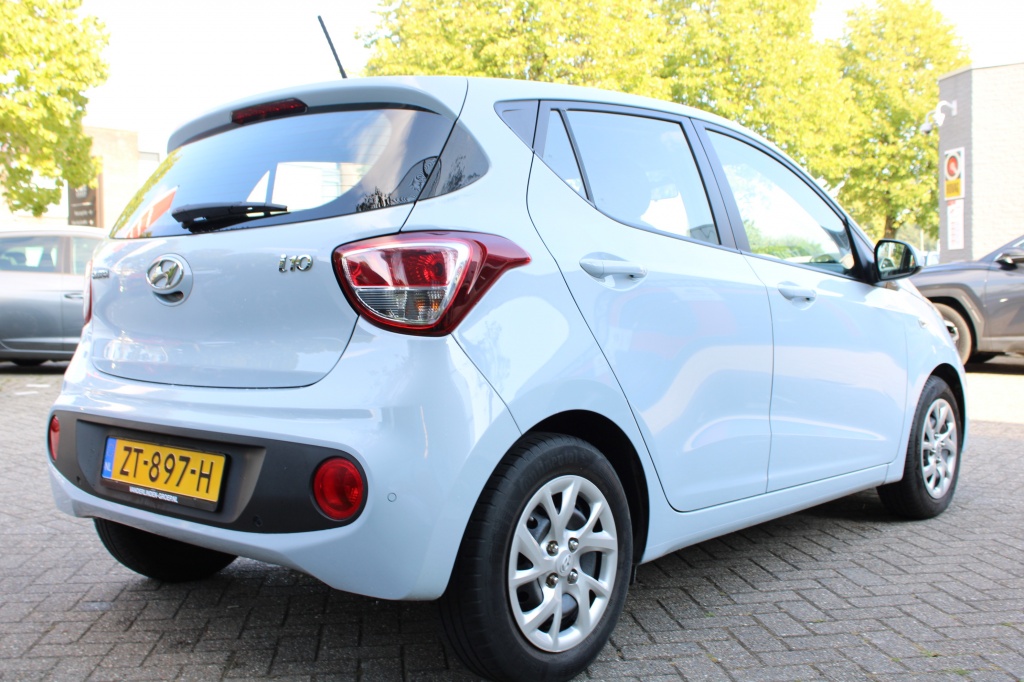 Hyundai i10 Hyundai i10 1.0i Comfort Navi/Cruise/Pdc/Bluet/Carplay “RIJKLAAR”