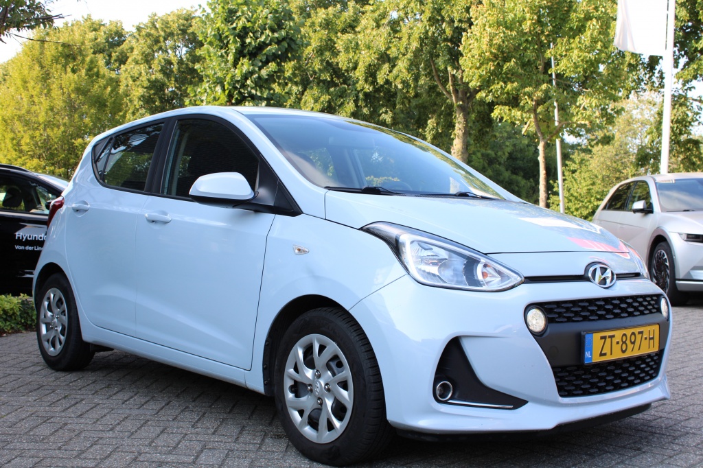 Hyundai i10 Hyundai i10 1.0i Comfort Navi/Cruise/Pdc/Bluet/Carplay “RIJKLAAR”